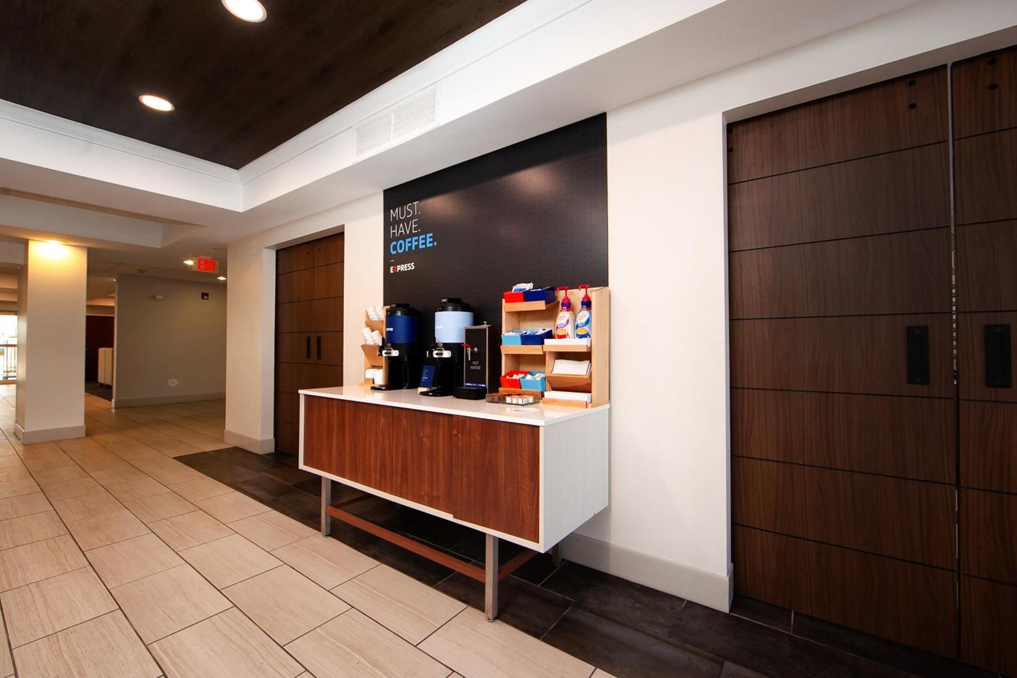 Holiday Inn Express Hotel & Suites Chicago South Lansing By Ihg Buitenkant foto