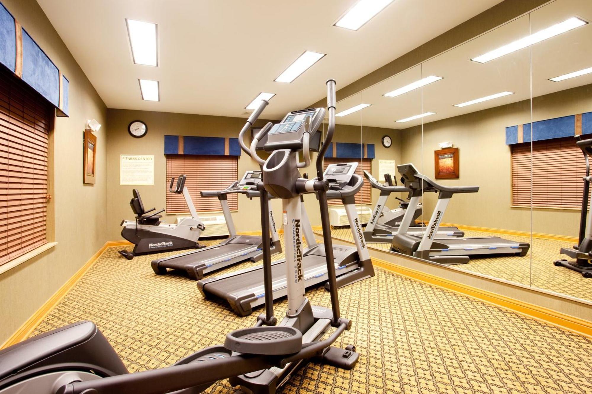 Holiday Inn Express Hotel & Suites Chicago South Lansing By Ihg Buitenkant foto