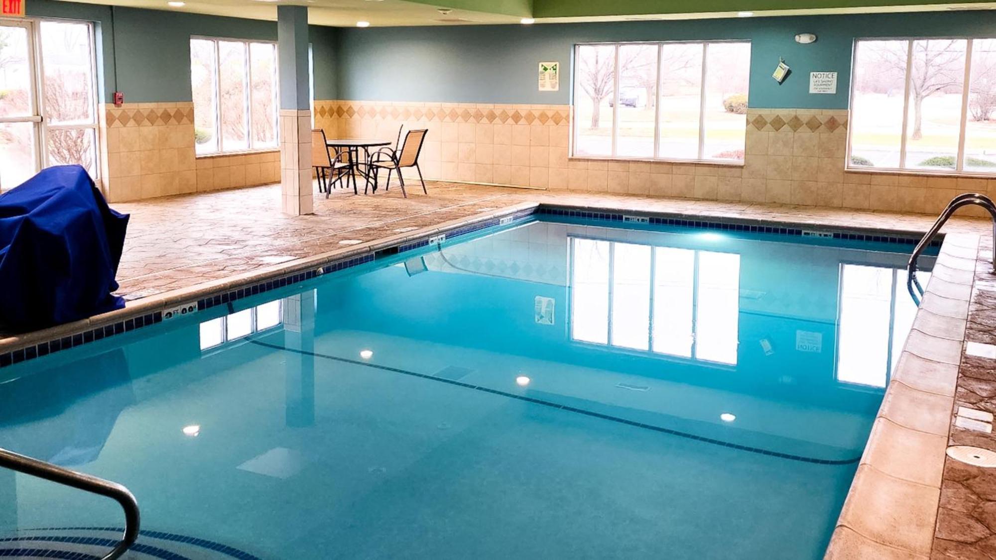 Holiday Inn Express Hotel & Suites Chicago South Lansing By Ihg Buitenkant foto